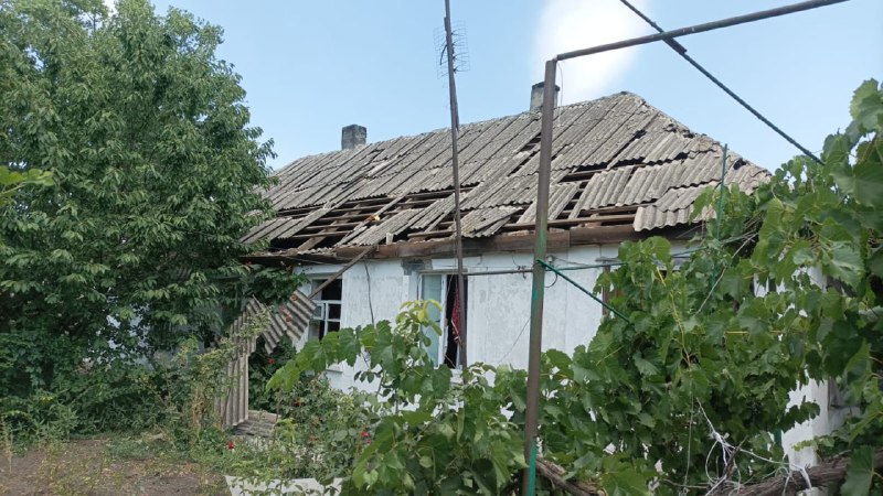 2 personnes blessées à la suite d'une frappe aérienne avec 2 bombes planantes sur Rozdolne, dans la région de Donetsk