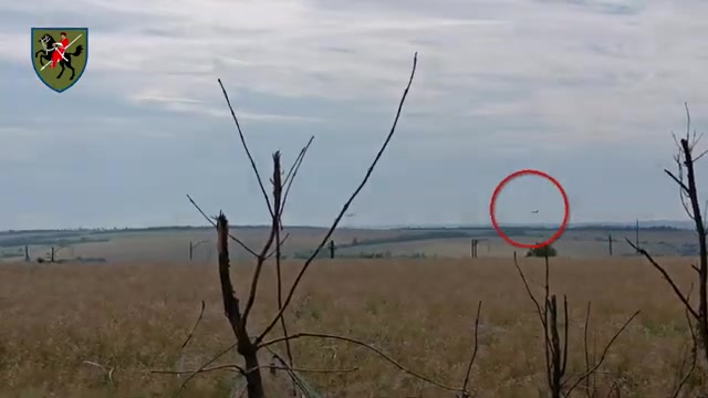 Tûgaya 110 a Mekanîze ya Veqetandî balafireke din a Su-25 a Rûsyayê li herêma Donetsk kir hedef.