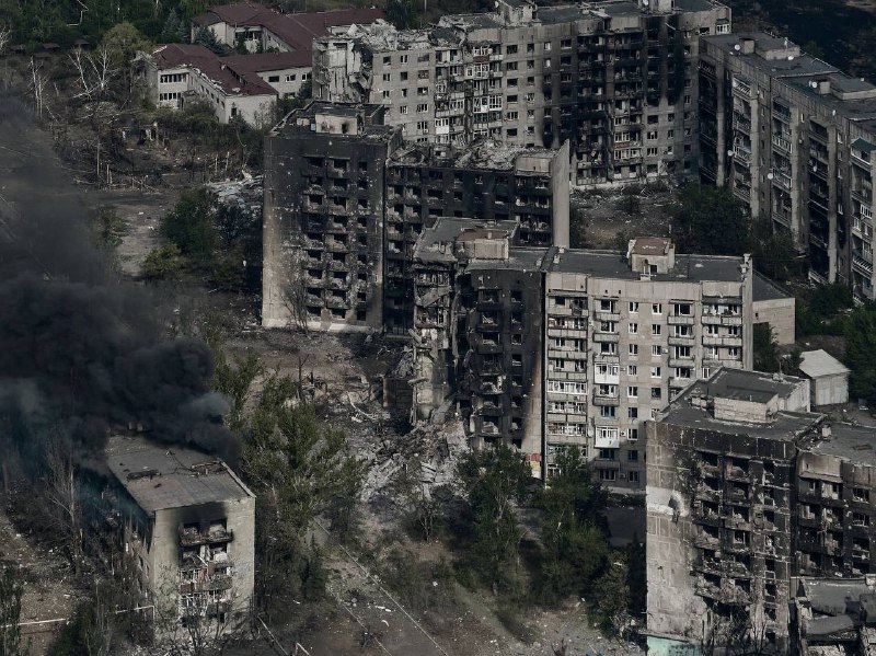 Toretsk è sotto un violento bombardamento russo