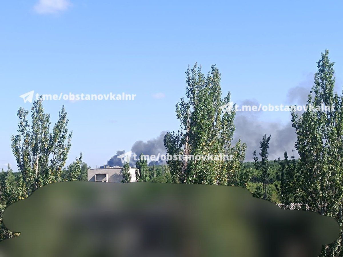 Explosions a Luhansk ocupada. Es van sentir dues explosions fortes després de les quals ara es veu fum