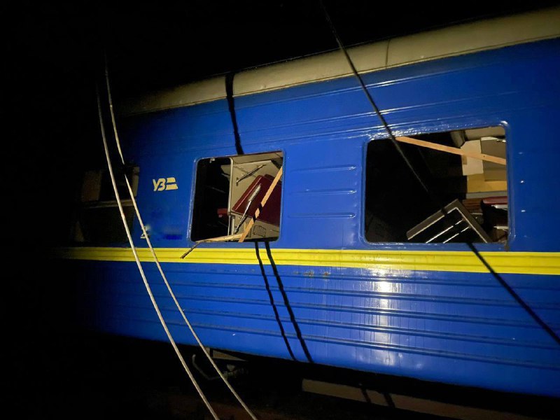 1 persona è rimasta ferita a seguito del bombardamento russo alla stazione ferroviaria nella regione di Kharkiv