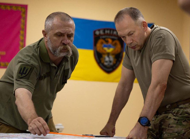 O Comandante-em-Chefe das Forças Armadas da Ucrânia, Syrsky, relata que trabalhou na linha de frente por 3 dias: na direção de Pokrovsk, tropas russas tentando quebrar as defesas ucranianas perto de Zhelanne, Novohrodivka, Pokrovsk