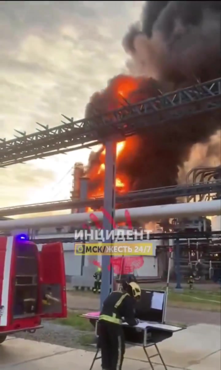 Omsk oil refinery is on fire in Russia. As Russian media claim AVT-10 processing unit is on fire