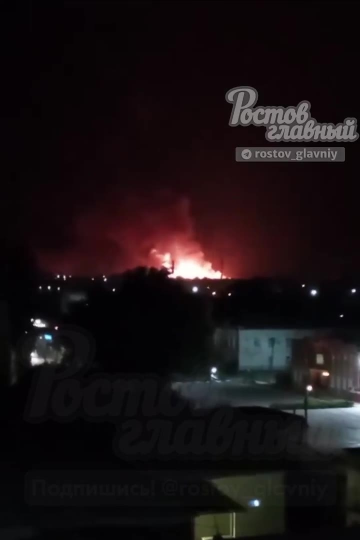 Incêndio na base aérea de Morozovsk visível a muitos quilómetros