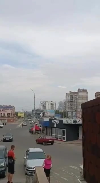 Es van informar fins a 12 explosions a Luhansk, possibles explosions secundàries després d'un atac amb míssils