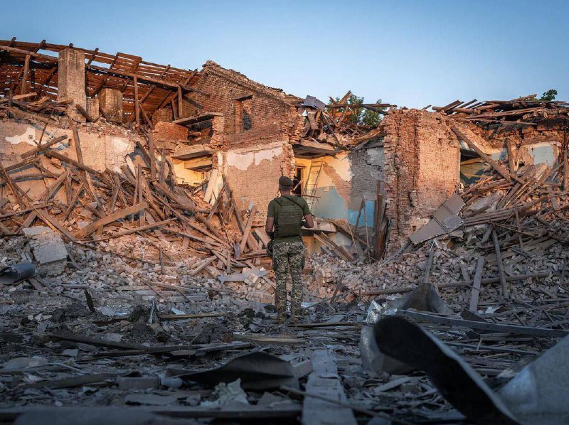 Danys a Myrnohrad com a conseqüència dels bombardejos durant la nit