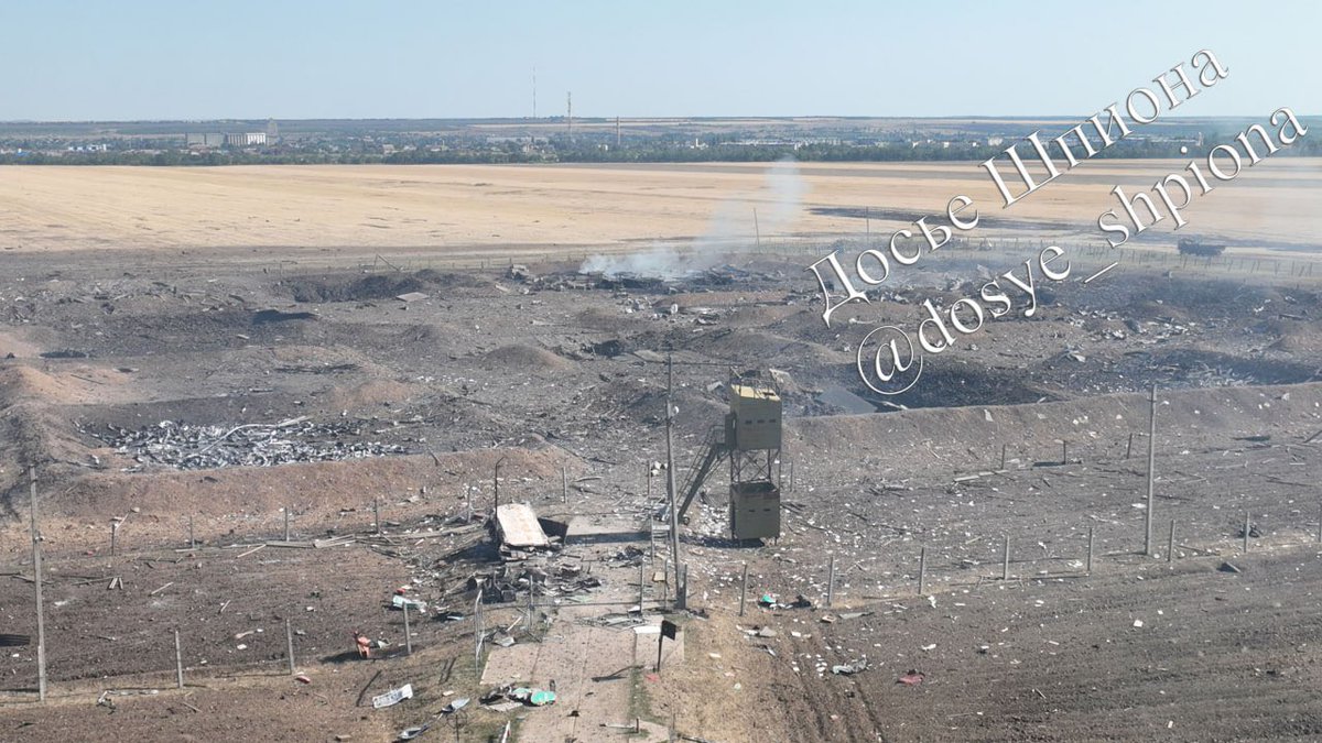 Foto no iznīcinātas Krievijas aviācijas munīcijas noliktavas Morozovskas aviobāzē