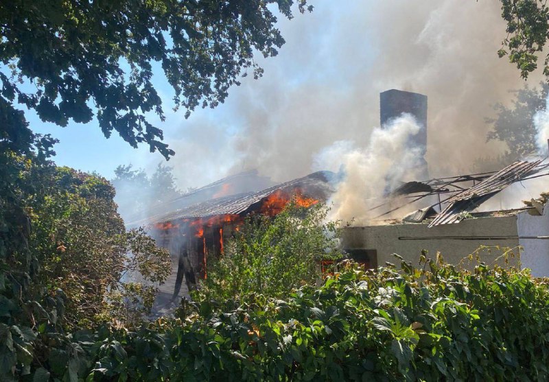 Nikopolio rajone per artilerijos ir dronų smūgį buvo sužeisti 2 žmonės