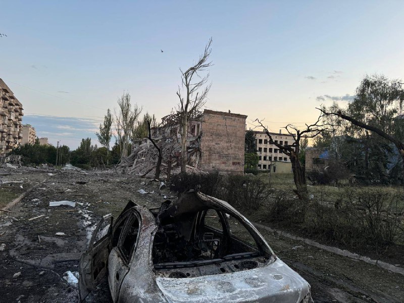 Hejmara kuştiyên êrîşên hewayî yên Rûsyayê li Selydove ya herêma Donetsk bû 2 kuştî, 11 birîndar.