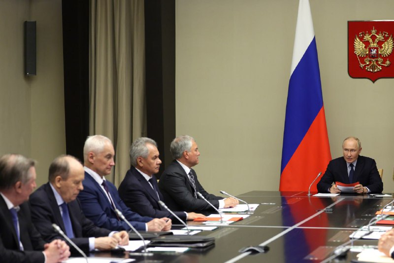 Putin ha convocato un incontro sulla sicurezza nazionale russa, ha ricevuto un rapporto dal direttore dell'FSB Bortnikov