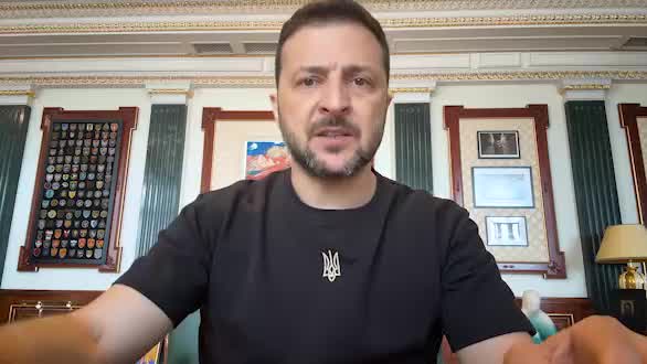 Serok Zelensky: Em dibînin ku Rûsya bi rastî di bin desthilatdariya Pûtîn de çawa dimeşe: 24 sal berê, karesata binê deryayê ya Kursk destpêka desthilatdariya wî ya sembolîk bû; û niha diyar e ku dawiya wî çi ye. dîsa Kursk. Felaketa şerê wî. Ev her tim ji bo kesên ku mirovan û her qaîdeyên şermezar dikin diqewime. Rûsyayê şer bi kesên din re anî, niha tê malê. Ukrayna her dem tenê aştiyê xwestiye, û em ê teqez aştiyê misoger bikin