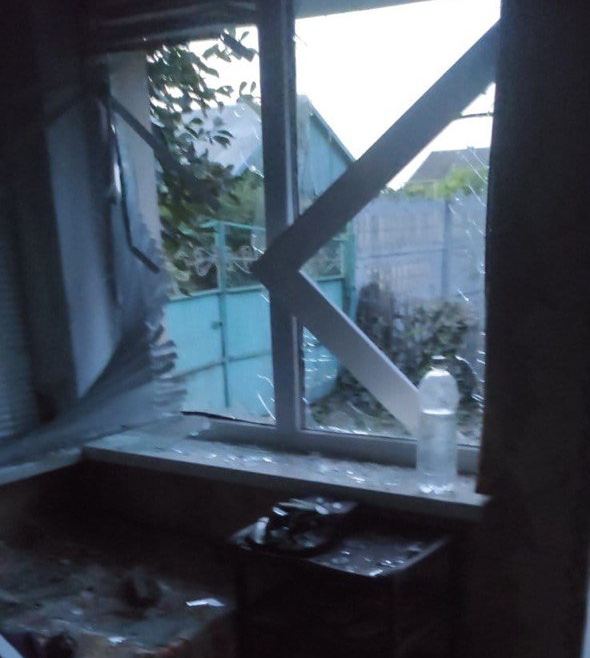 Une personne blessée suite à un bombardement à Tomyna Balka, région de Kherson, ce matin