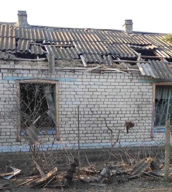 Une personne blessée suite à un bombardement à Tomyna Balka, région de Kherson, ce matin