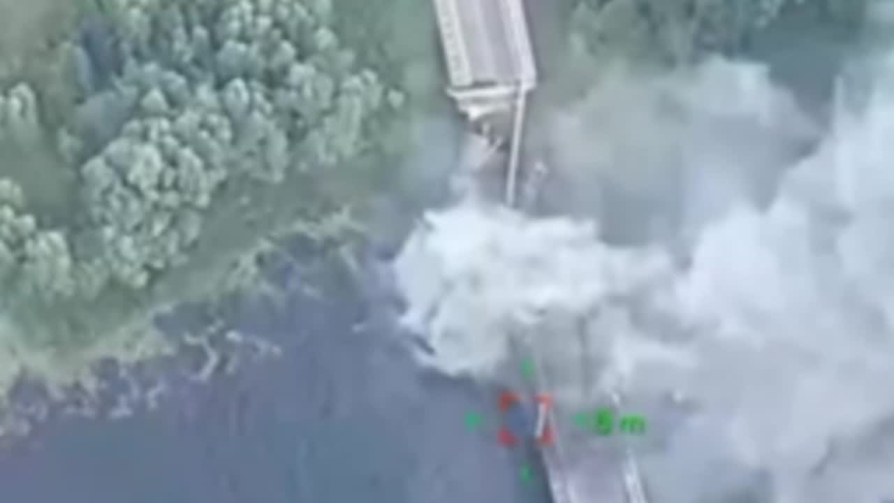 Vídeo i declaració de les Forces Aèries: un atac aeri ucraïnès va destruir un pont a Glushkovo a la regió de Kursk