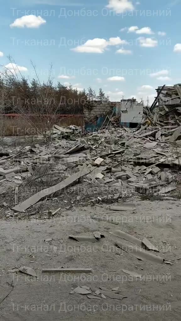 Danos em Yampil, na região de Donetsk, como resultado de bombardeio