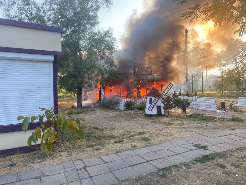 14 gadus vecs zēns, kurš tika ievainots Krievijas apšaudē Zaporožžas apgabala Malokateriņivkā, miris slimnīcā, vēl 4 cilvēki ievainoti uzbrukumā