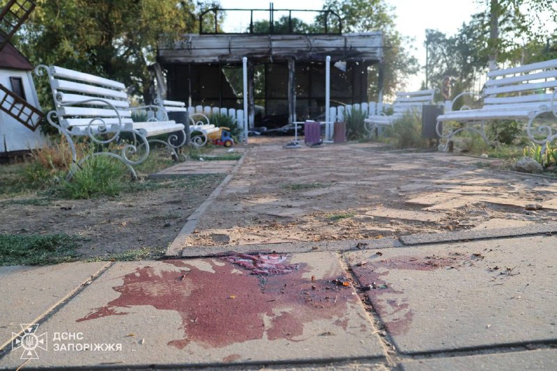 Un garçon de 14 ans blessé à la suite d'un bombardement russe à Malokaterynivka, dans la région de Zaporizhia, est décédé à l'hôpital, 4 autres personnes ont été blessées lors d'une attaque