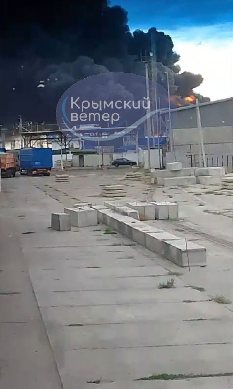 Incendie important au port de Kavkaz après une attaque de missile présumée