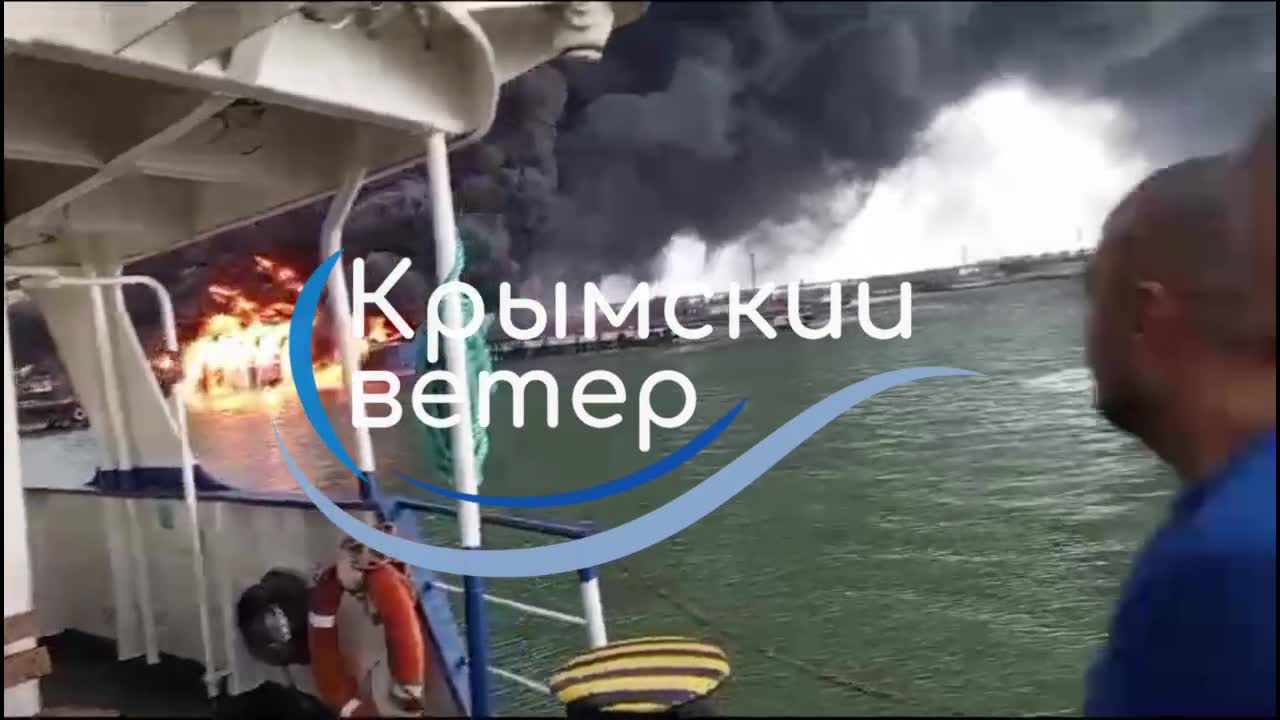 The burning ferry Conro Trader in the port of Kavkaz - video from the close distance