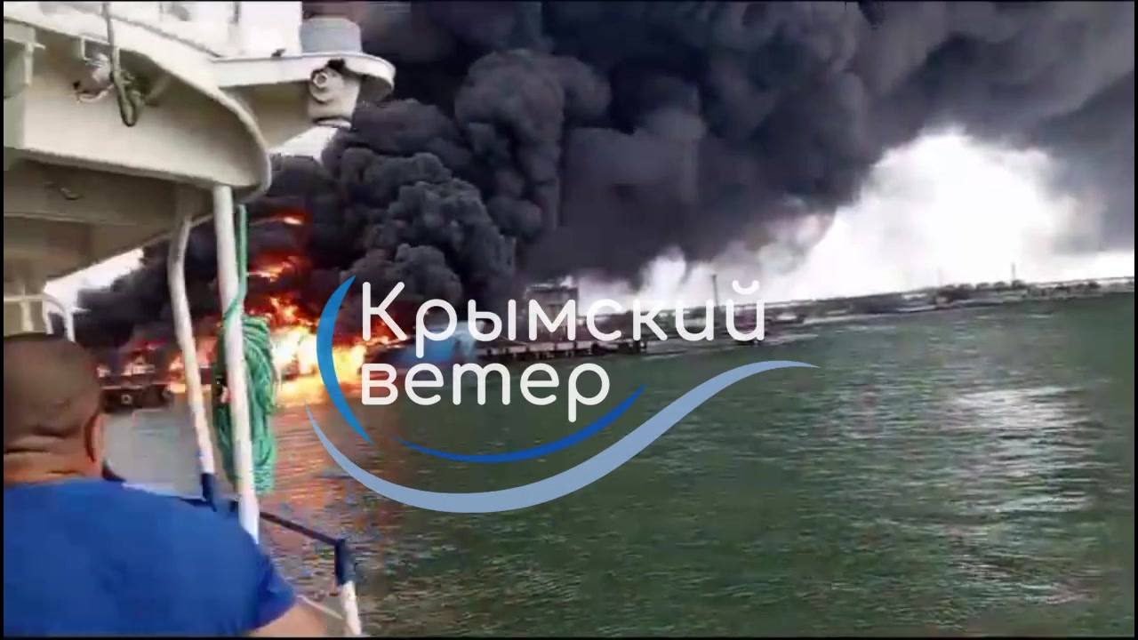 The burning ferry Conro Trader in the port of Kavkaz - video from the close distance