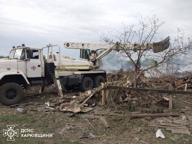 2 особе погинуле, једна рањена у руском ваздушном нападу на село Бохуславка у области Харков