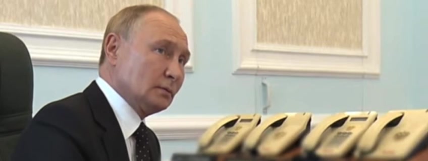 Hoy, Putin se reunió con los líderes del Grupo Conjunto de Fuerzas en uno de los puestos de mando del Ministerio de Defensa de Rusia. Gerasimov y Rudskoy informaron sobre la situación en la región de Kursk.