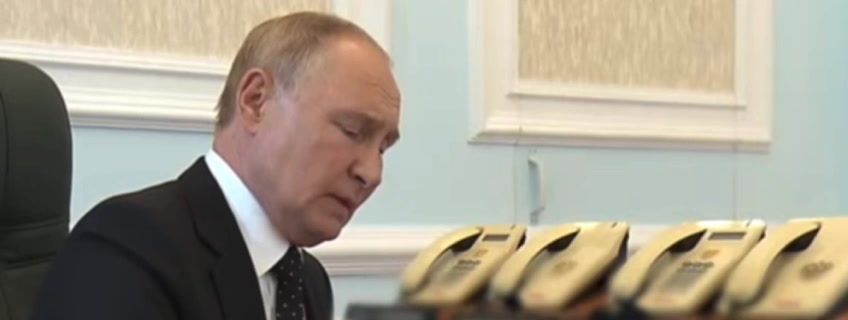 Putin sa dnes stretol s vedením spoločnej skupiny síl na jednom z veliteľských stanovíšť ruského ministerstva obrany. Gerasimov a Rudskoy informovali o situácii v regióne Kursk