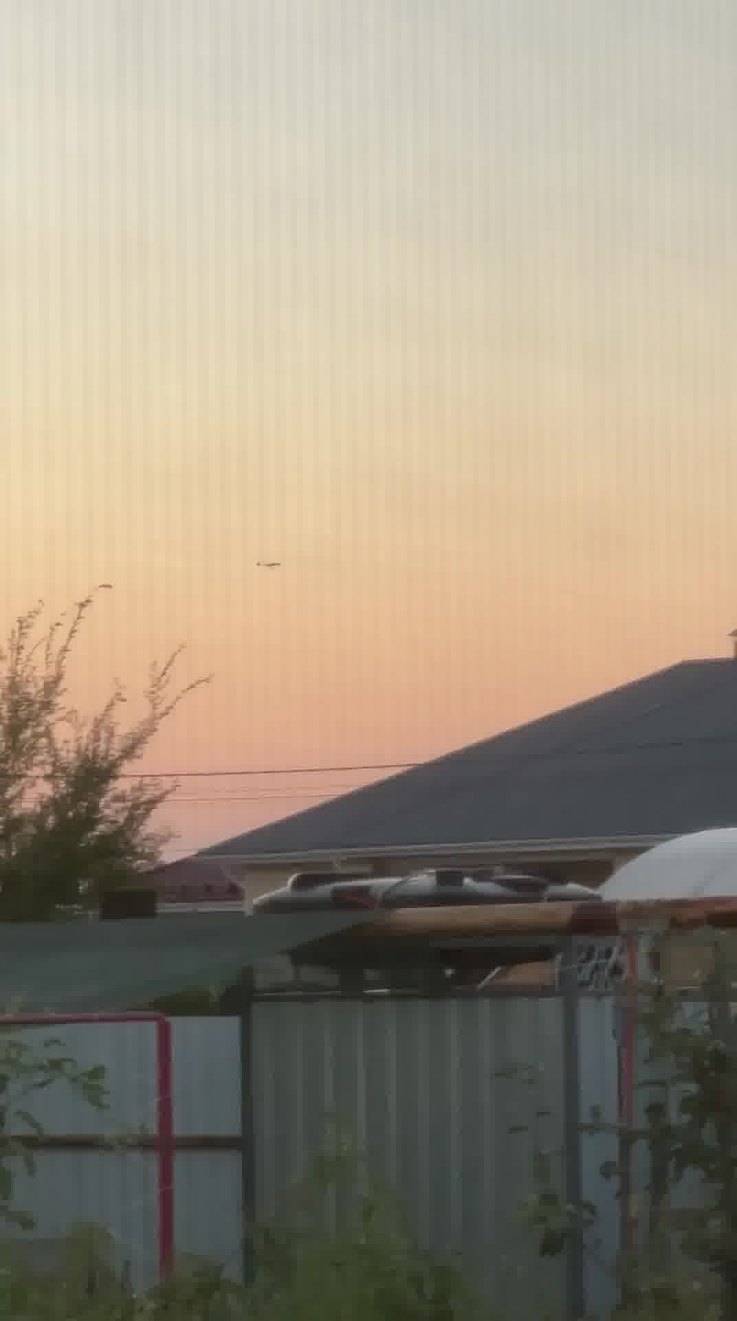 Mai multe drone zboară în zona aerodromului Engels