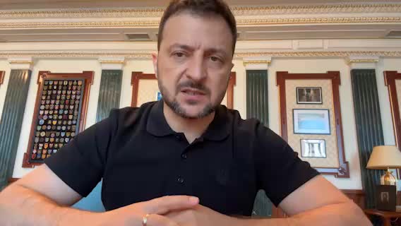 Başkan Zelenskyi: Bu en büyük saldırılardan biriydi - birleşik bir saldırı. Çeşitli tiplerde yüzden fazla füze ve yaklaşık yüz Şahed insansız hava aracı. Saldırı kritik sivil altyapıyı hedef aldı. Ne yazık ki, can kaybı var ve düzinelerce yaralı var. Elektrik altyapısında çok fazla hasar var. Putin hasta bir hayvan, ancak dünyanın kendisine izin verdiği şeyleri yapabilir. Rusya, her türden kendi silahlarının yanı sıra Kuzey Kore'den gelen Şahed ve balistik füzeleri kullanıyor. ABD, İngiltere, Fransa ve diğer ortaklar terörü durdurmamıza yardımcı olma gücüne sahip. Zor kararlar gerekiyor