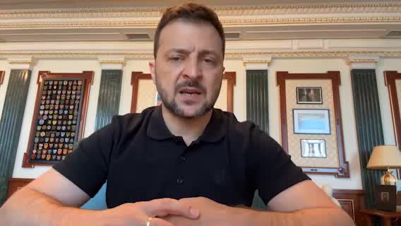 Serok Zelenskyi: Ew yek ji wan êrişên mezin bû - ya hevbeş. Zêdetirî sed mûşek ji cureyên curbicur û nêzîkî sed firokeyên bêpîlot ên Şehed. Êrîş binesaziya krîtîk a sivîlan kir hedef. Mixabin kuştî hene, bi dehan birîndar hene. Di binesaziya elektrîkê de gelek ziyan. Pûtîn heywanek nexweş e, lê ew tenê dikare tiştê ku dinya destûrê dide wî bike. Rûsya çekên xwe yên ji her cureyî bi kar tîne, herwiha fuzeyên Şehed û balîstîk ên Koreya Bakur bikar tîne. DYE, Brîtanya, Fransa, hevkarên din xwedî hêz in ku ji me re bibin alîkar ku terorê rawestînin. Biryarên dijwar hewce ne