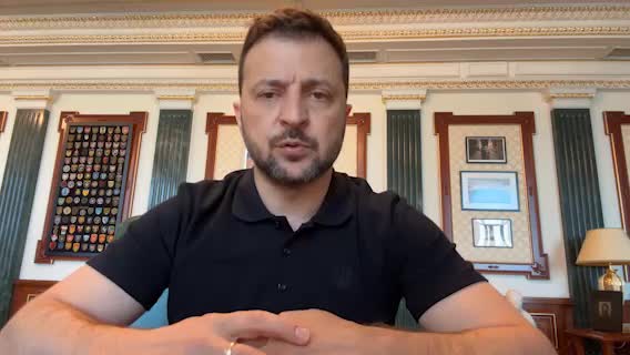 Serok Zelenskyi: Ew yek ji wan êrişên mezin bû - ya hevbeş. Zêdetirî sed mûşek ji cureyên curbicur û nêzîkî sed firokeyên bêpîlot ên Şehed. Êrîş binesaziya krîtîk a sivîlan kir hedef. Mixabin kuştî hene, bi dehan birîndar hene. Di binesaziya elektrîkê de gelek ziyan. Pûtîn heywanek nexweş e, lê ew tenê dikare tiştê ku dinya destûrê dide wî bike. Rûsya çekên xwe yên ji her cureyî bi kar tîne, herwiha fuzeyên Şehed û balîstîk ên Koreya Bakur bikar tîne. DYE, Brîtanya, Fransa, hevkarên din xwedî hêz in ku ji me re bibin alîkar ku terorê rawestînin. Biryarên dijwar hewce ne