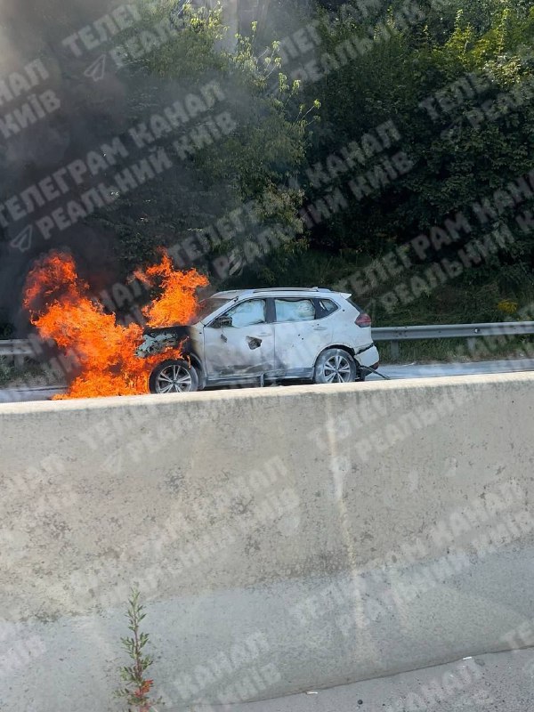 Τα συντρίμμια του drone συνετρίβη σε όχημα στον αυτοκινητόδρομο κοντά στο Κίεβο, τραυματίζοντας τον οδηγό