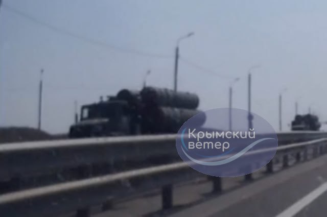 Russian army is moving S-300/S-400 from Sevastopol towards eastern Crimea