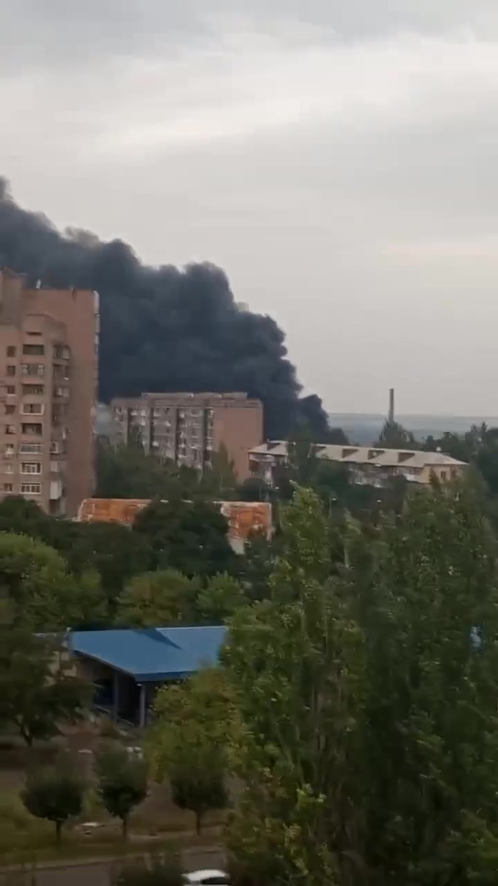 Big fire at the residential house in Kramatorsk