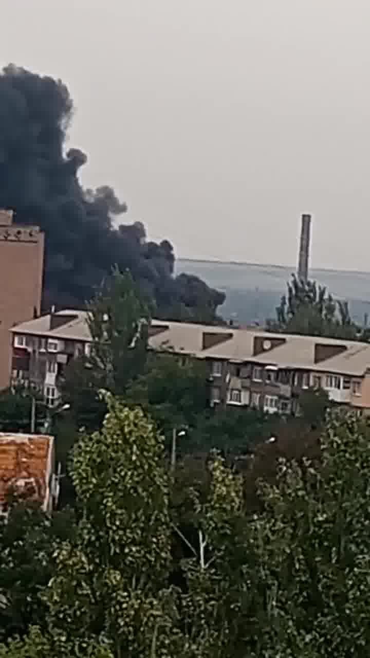 Stor brand i bostadshus i Kramatorsk