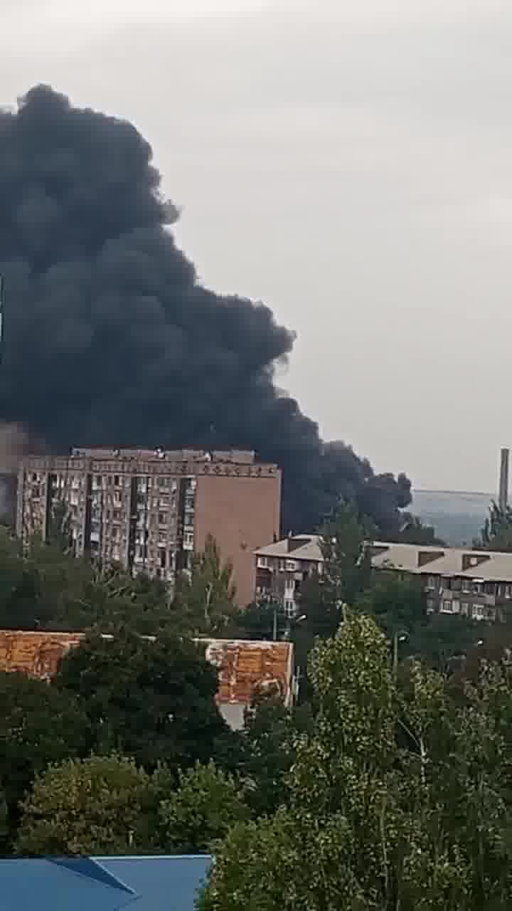 Big fire at the residential house in Kramatorsk