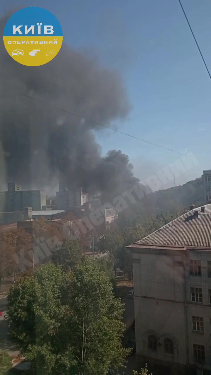 Explosión e incendio en lavadero de vehículos en la calle Kyrylivska en Kyiv