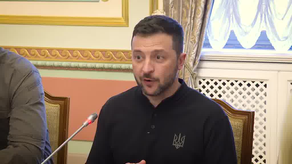 President Zelenskyi: Una conversa molt significativa i llarga amb el secretari d'Estat dels Estats Units, Anthony Blinken, i el ministre d'Afers Exteriors britànic, David Lammy. Es van tractar tots els temes clau. És important que s'escoltin els arguments d'Ucraïna. Això s'aplica tant a les armes de llarg abast, com a la dotació de brigades de combat al front, i a l'estratègia general d'aproximació a una pau justa. Es va prestar especial atenció a la preparació de la segona Cimera de la Pau i als passos corresponents que faran efectiva la Cimera.