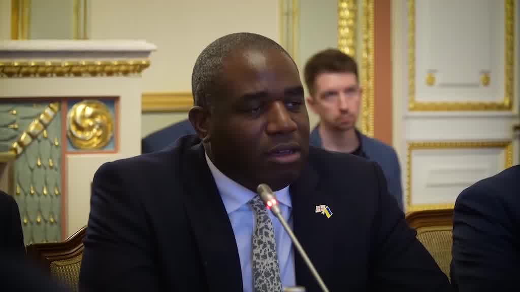 Președintele Zelenskyi: O conversație foarte semnificativă și lungă cu secretarul de stat american Anthony Blinken și ministrul britanic de externe David Lammy. Au fost discutate toate problemele cheie. Este important ca argumentele ucrainene să fie auzite. Acest lucru este valabil atât pentru armele cu rază lungă de acțiune, cât și pentru furnizarea de brigăzi de luptă pe front, cât și pentru strategia generală de abordare a unei păci drepte. O atenție deosebită a fost acordată pregătirii celui de-al doilea Summit pentru Pace și pașilor corespunzători care vor face Summit-ul eficient