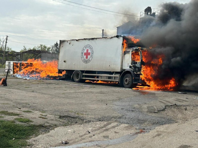 3 persoane ucise, 2 rănite în urma bombardamentelor rusești în satul Viroliubivka din regiunea Donețk, un camion cu ajutor umanitar a fost distrus