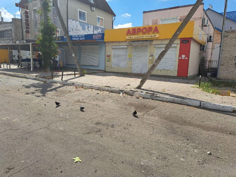 1 person killed, 6 more wounded as result of shelling at central market in Nova Kakhovka