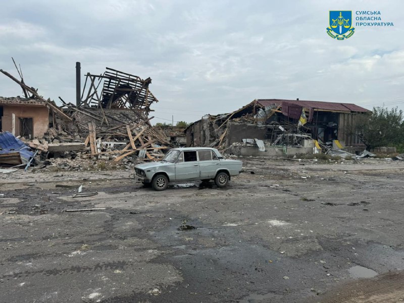 Rus hava saldırıları sonucu Sumy bölgesine bağlı Yampil kasabasında 2 sivil hayatını kaybetti, 4 yaşında bir çocuk da dahil olmak üzere 2 kişi yaralandı.