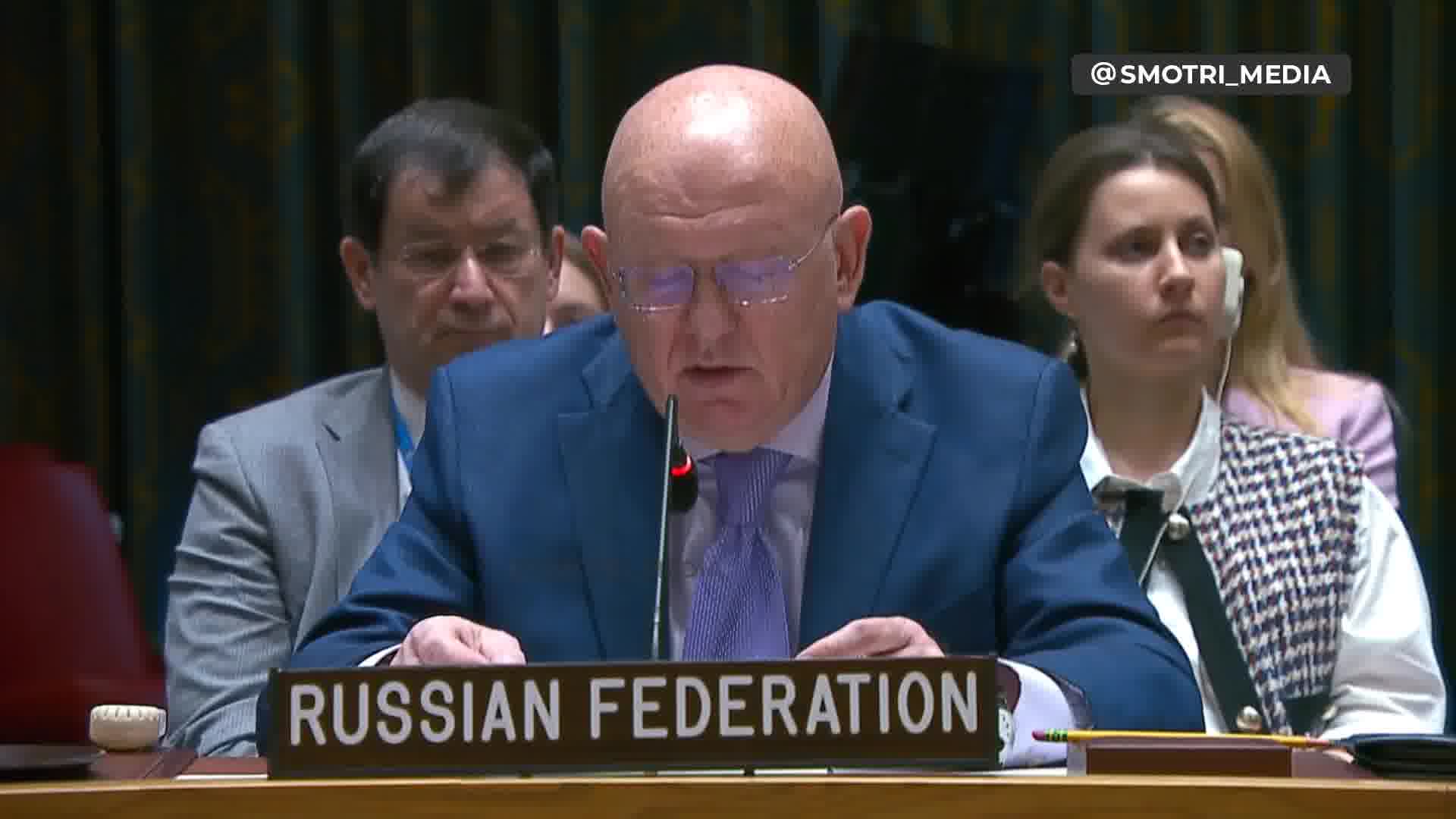 El enviado ruso al Consejo de Seguridad de la ONU dice que levantar las restricciones a las armas occidentales en Ucrania significaría una guerra entre los países de la OTAN y Rusia