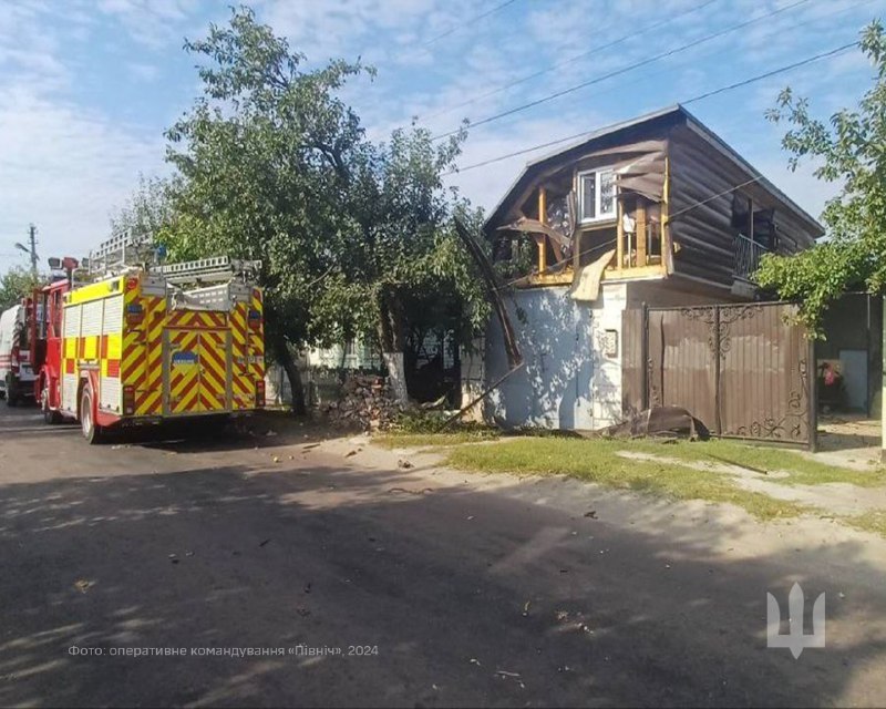 Los silos de grano fueron destruidos como resultado de un ataque aéreo ruso en Hlukhiv, región de Sumy