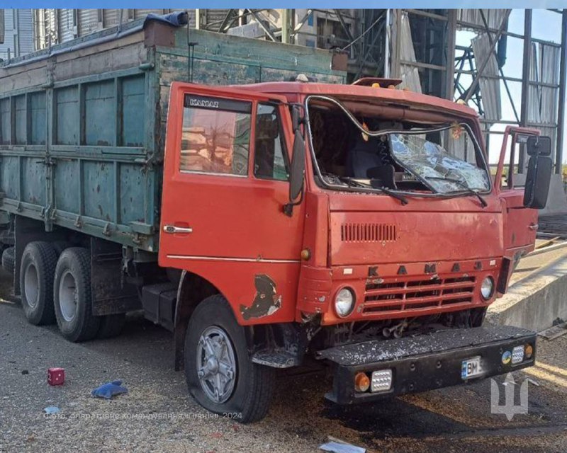 Grain silos was destroyed as result of Russian airstrike in Hlukhiv of Sumy region