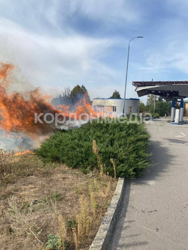 Brand på bensinstationen i Velyka Pysarivka efter drönarangrepp