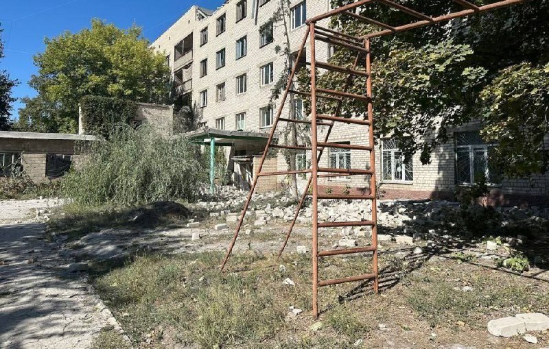 مرکز آموزشی در نتیجه گلوله باران در کراماتورسک تا حدی تخریب شد