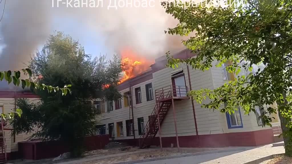 Donetsk bölgesindeki Lyman'da bu sabah Rus bombardımanı sonucu oluşan yıkım