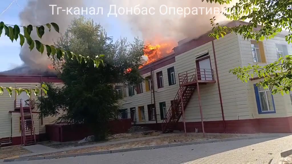 Destrucción en Lyman de la región de Donetsk como resultado del bombardeo ruso esta mañana