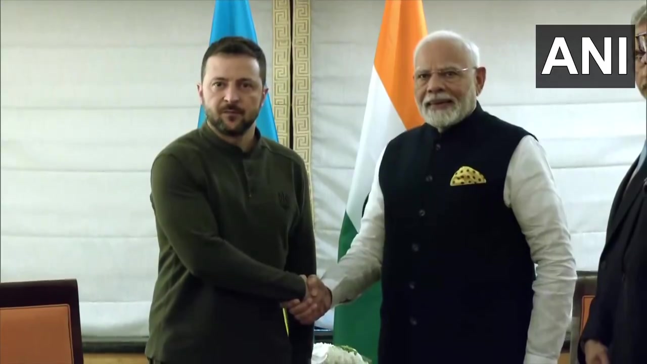 Der indische Premierminister Narendra Modi hält in New York, USA, ein bilaterales Treffen mit dem ukrainischen Präsidenten Wolodymyr Selenskyj ab (Quelle: ANI/DD News)